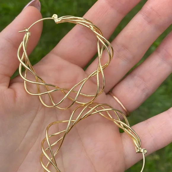 New 18k gold plated hoop earrings - Picture 4 of 5